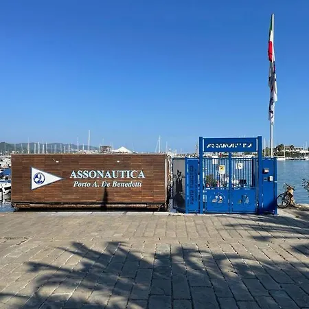 Πλωτό κατάλυμα Lunarossatour *